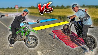 Qui Sautera le Plus Loin  Moto Cross vs Moto électrique [upl. by Erbma]